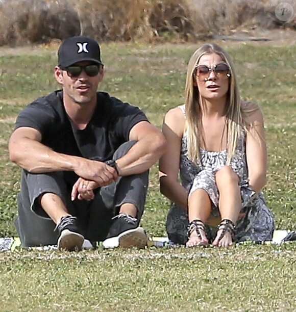 Eddie Cibrian et LeAnn Rimes sont allés voir Jake, le fils de Eddie, jouer au football à Los Angeles, le 22 mars 2015