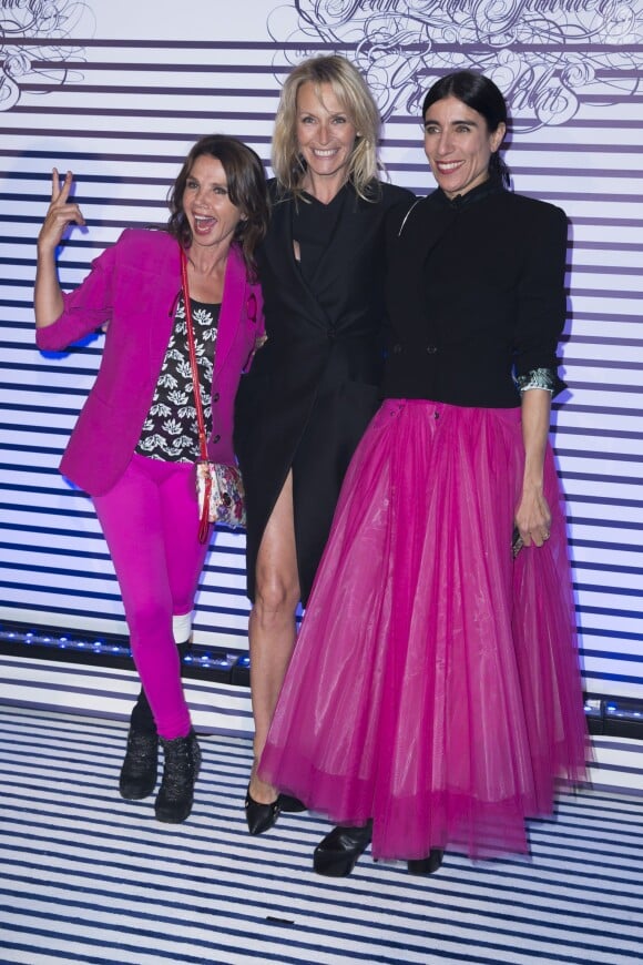 Victoria Abril, Estelle Lefébure et Blanca Li - Vernissage de l'exposition "Jean Paul Gaultier" au Grand Palais à Paris, le 30 mars 2015.