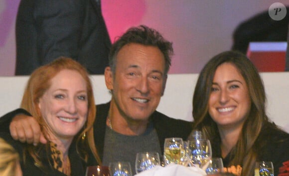 Patti Scialfa, Bruce Springsteen et Jessica Springsteen à Villepinte, le 8 décembre 2013. 