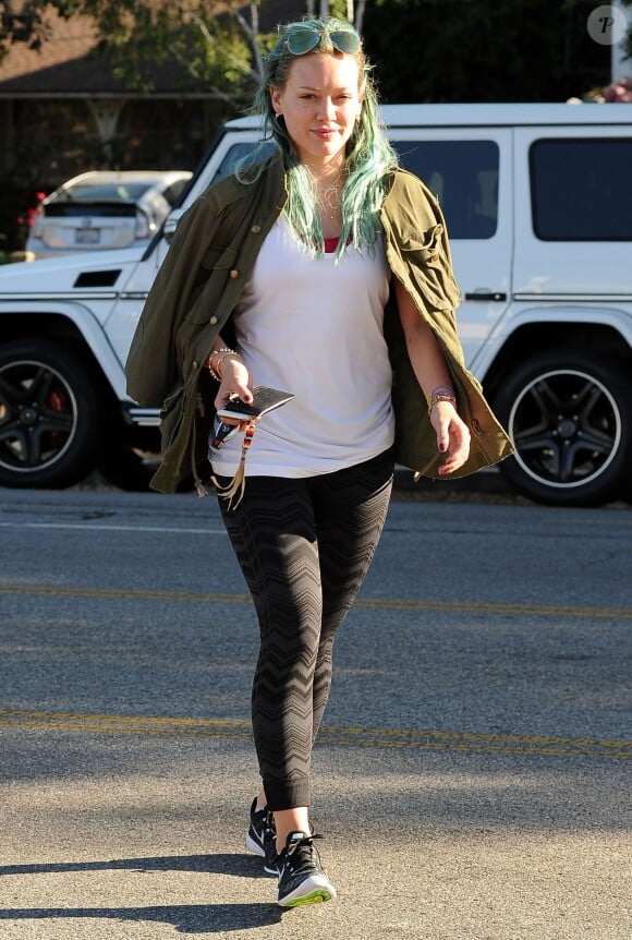 Hilary Duff à la sortie d'un salon de coiffure à Studio City, le 26 mars2015 
