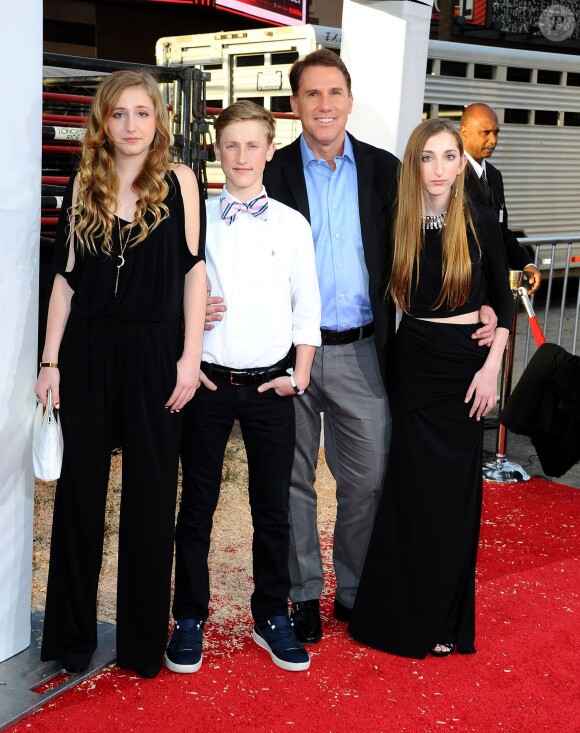 Nicholas Sparks en famille à la première de The Longest Ride au Chinese Theatre, Hollywood, Los Angeles, le 6 avril 2015.