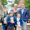 Le prince Constantijn des Pays-Bas et la princesse Laurentien avec leurs enfants Eloise, Claus-Casimir et Leonore le 5 octobre 2014 à Kaatsheuvel, en visite au parc à thème De Efteling.