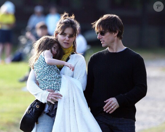 Tom Cruise, Suri et Katie Holmes à Boston, le 10 octobre 2009