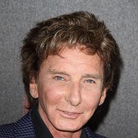 Barry Manilow : Le crooner de jazz secrètement marié à son manager Garry Kief