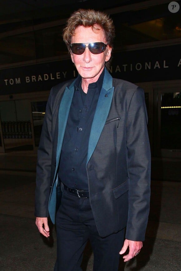 Barry Manilow arrive à LAX, Los Angeles, le 27 mai 2014