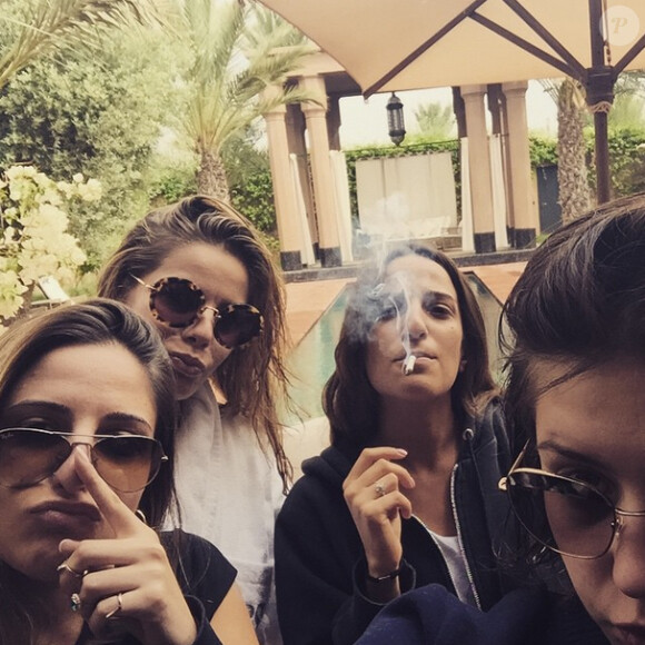 Adèle Exarchopoulos pendant ses vacances avec des copines au Maghreb. Photo postée le 6 avril 2015.