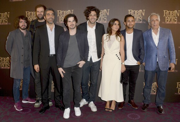 Eric Metzger et Quentin Margot, Ary Abittan, Anthony Marciano, Max Boublil, Géraldine Nakache, Malik Bentalha et Gérard Darmon - Avant-première du film "Robin des bois" au cinéma Gaumont Capucines Opéra à Paris le 12 avril 2015.