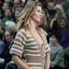 Gisele Bündchen - Défilé de mode "Chanel", collection prêt-à-porter printemps-été 2015, au Grand Palais à Paris. Le 30 septembre 2014