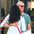  Bruce Willis et sa nouvelle femme Emma Heming font du shopping &agrave; Beverly Hills, le 13 avril 2015 