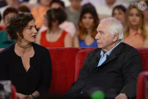 Michel Galabru et sa fille Emmanuelle - Enregistrement de l'émission "Vivement Dimanche" à Paris le 15 avril 2015. L'émission sera diffusée le 19 Avril 2015.