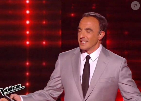 Nikos Aliagas dans The Voice 4 (demi-finale), le samedi 18 avril 2015 sur TF1.