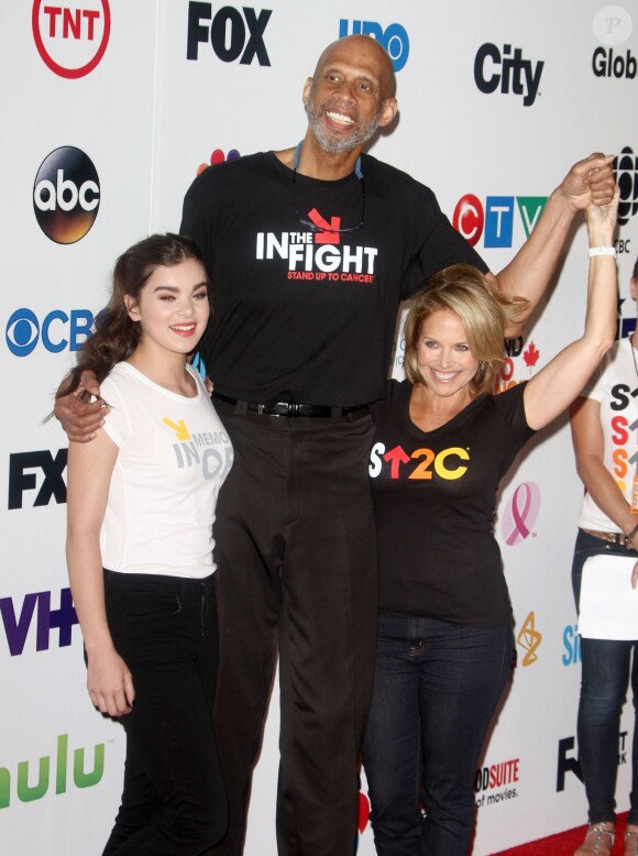 Hailee Steinfeld, Kareem Abdul-Jabbar, Katie Couric lors du gala Stand Up To Cancer à Hollywood le 5 septembre 2014.