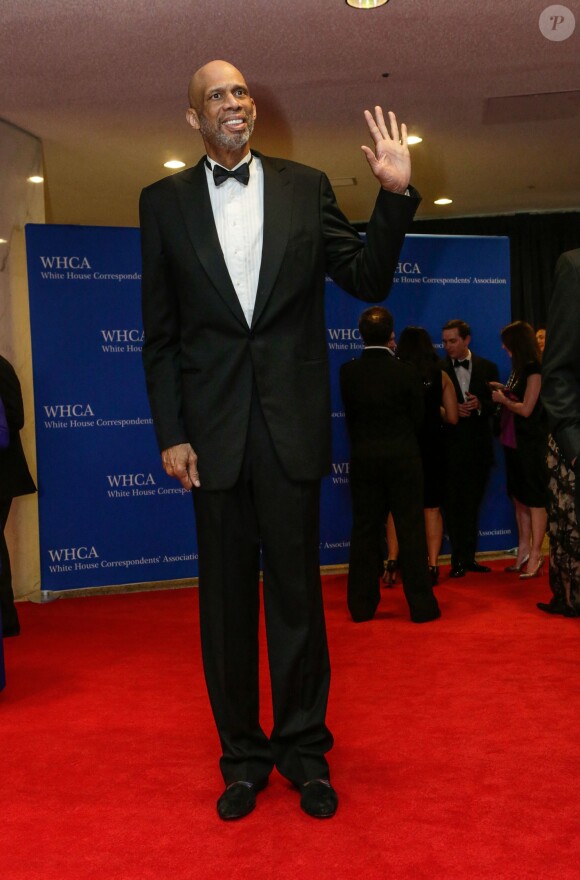 Kareem Abdul-Jabbar lors du dîner des correspondants à la Maison Blanche en mai 2014 à Washington.
