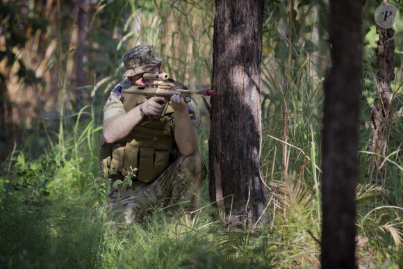 Le prince Harry lors d'un exercice dans le bush avec l'infanterie australienne en avril 2015 aux Robertson Barracks à Darwin en Australie, dans le cadre de sa dernière mission dans l'armée.