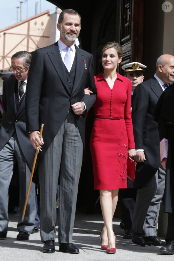 Le roi Felipe VI et la reine Letizia d'Espagne présidaient le 23 avril 2015 à l'université Alcala de Henares, à Madrid, pour la remise du prix littéraire Miguel de Cervantes à Juan Goytisolo