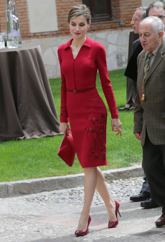 Le roi Felipe VI et la reine Letizia d'Espagne présidaient le 23 avril 2015 à l'université Alcala de Henares, à Madrid, pour la remise du prix littéraire Miguel de Cervantes à Juan Goytisolo