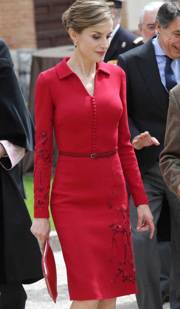 Le roi Felipe VI et la reine Letizia d'Espagne présidaient le 23 avril 2015 à l'université Alcala de Henares, à Madrid, pour la remise du prix littéraire Miguel de Cervantes à Juan Goytisolo