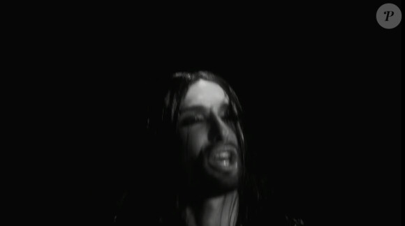 Conchita Wurst dans You Are Unstoppable, son nouveau clip. Avril 2015.