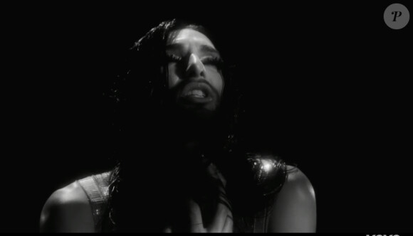 Conchita Wurst dans You Are Unstoppable, son nouveau clip. Avril 2015.