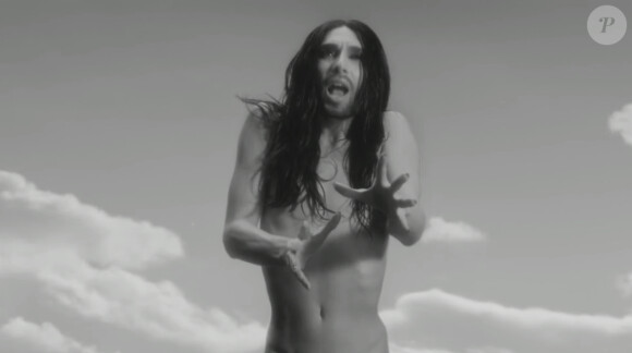 Conchita Wurst dans You Are Unstoppable, son nouveau clip. Avril 2015.