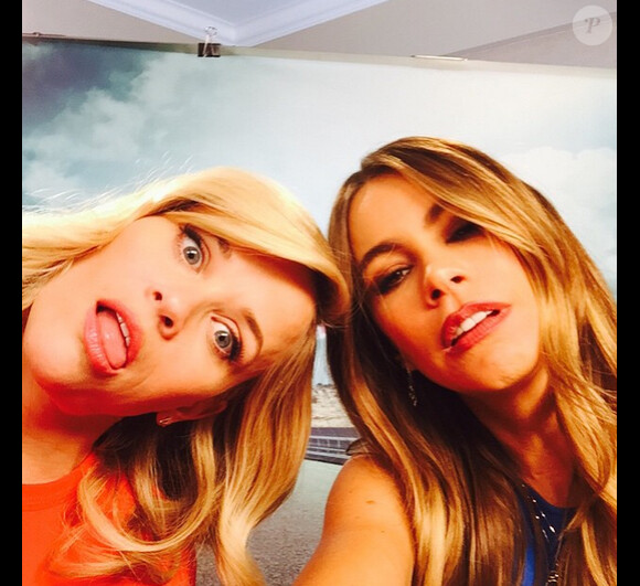 Sofia Vergara a ajouté une photo à son compte Instagram avec Reese Witherspoon pour la promotion de leur film Hot Pursuit, le 25 avril 2015