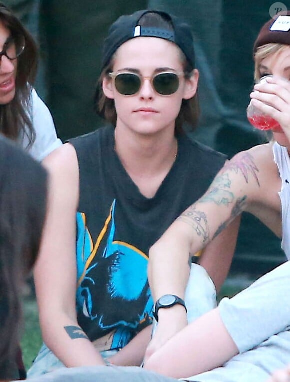 Kristen Stewart et sa supposée petite amie Alicia Cargile lors du 3e jour du festival Coachella Valley Music and Arts à Indio, le 19 avril 2015.