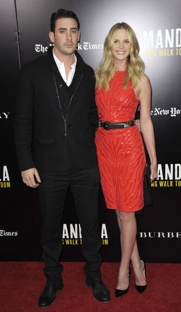 Anne V (Anne Vyalitsyna) et Adam Cahan - Personnalites lors de la première du film "Mandela: Long Walk to Freedom" au Ziegfeld Theater à New York, le 25 novembre 2013.