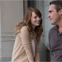 Emma Stone s'éprend de Joaquin Phoenix, un ''homme irrationnel''