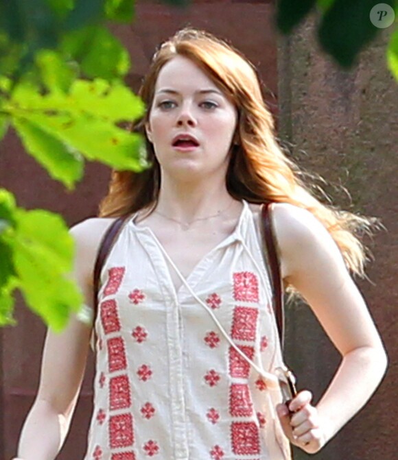 Emma Stone sur le tournage prochain du film de Woody Allen à Newport, Rhode Island, le 6 août 2014.