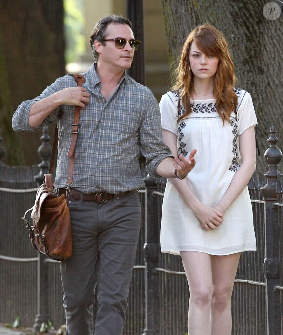 Exclusif - Emma Stone, Joaquin Phoenix sur le tournage du dernier film de Woody Allen à Rhode Island le 8 juillet 2014. Ex
