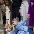 La princesse Leonore de Suède (14 mois) et la princesse Estelle de Suède (3 ans) étaient très complices lors des célébrations traditionnelles du 69e anniversaire de leur grand-père le roi Carl XVI Gustaf de Suède, le 30 avril 2015 au palais Drottningholm à Stockholm.