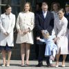 Célébrations traditionnelles du 69e anniversaire du roi Carl XVI Gustaf de Suède, le 30 avril 2015 au palais Drottningholm à Stockholm. Les princesses Estelle et Leonore ont fait le show, entourées de la princesse Victoria, du prince Daniel, de la princesse Madeleine, de Christopher O'Neill, de Sofia Hellqvist et de la reine Silvia.