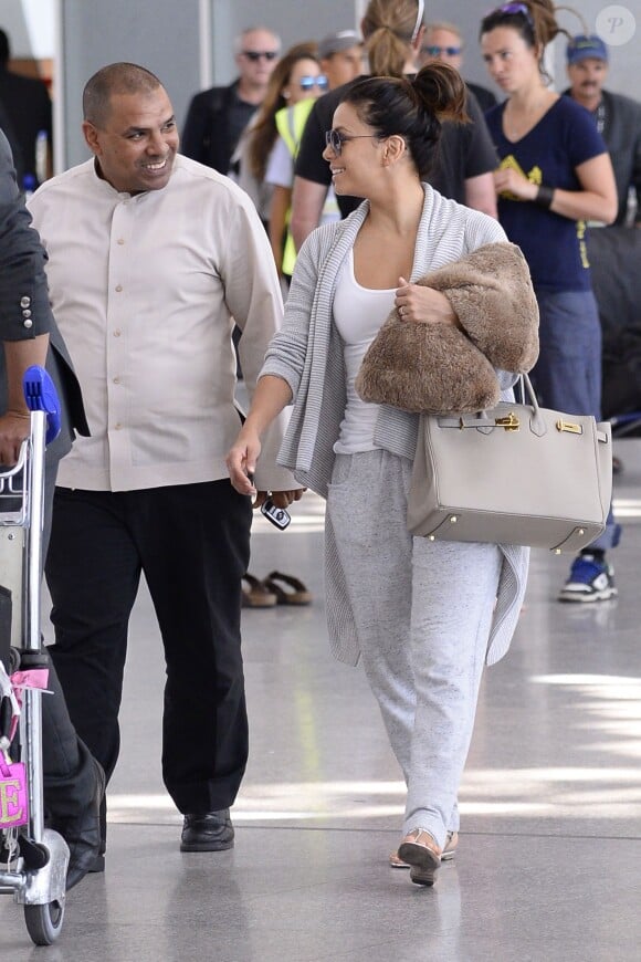Eva Longoria arrive à l'aéroport de Marrakech pour se rendre aux 40 ans de son ami David Beckham, le 2 mai 2015