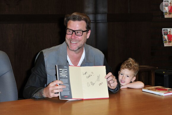Tori Spelling et ses quatre enfants sont venus soutenir Dean McDermott pour la sortie de son nouveau livre de cuisine The Gourmet Dad, à Los Angeles le 2 mai 2015