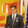 Rafa Nadal a reçu la médaille d'or du mérite au travail des mains du Premier Ministre Mariano et de la ministre du Travail Fatima Banez au palais de la Moncloa à Madrid, le 1er mai 2015