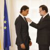 Rafa Nadal a reçu la médaille d'or du mérite au travail des mains du Premier Ministre Mariano et de la ministre du Travail Fatima Banez au palais de la Moncloa à Madrid, le 1er mai 2015