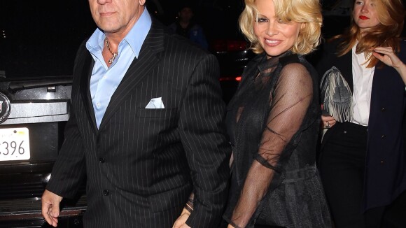 Pamela Anderson : Tout en élégance pour un dîner avec son ex, Chuck Zito
