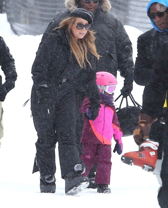 Mariah Carey en vacances avec ses enfants Monroe et Moroccan à Aspen, le 30 décembre 2014.