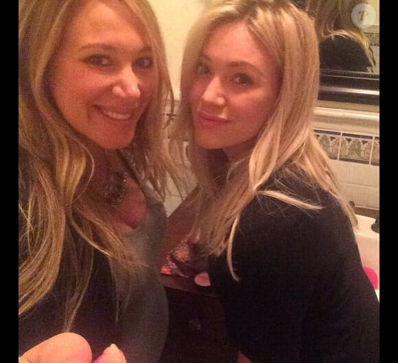 Haylie Duff a ajouté une photo d'elle avec sa soeur Hilary à son compte Instagram, le 18 février 2015