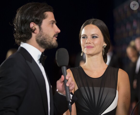 Le prince Carl Philip de Suède et sa fiancée Sofia Hellqvist au Gala suédois des sports 2015 à la Ericsson Globe Arena à Stockholm, le 19 janvier 2015.