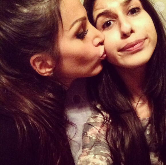 Somayeh (Les Anges 7) : Selfie plein d'amour avec sa petite soeur