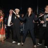 Cookie Dingler, Laroche Valmont et Sabrina et Sacha Goeller en backstage du concert Stars 80 le 9 mai 2015, au Stade de France