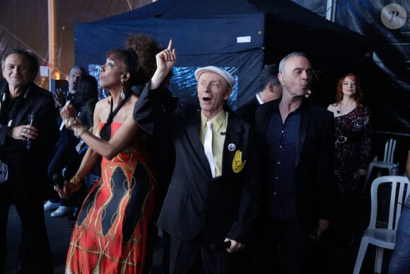 Laroche Valmont et Jean-Pierre Mader en backstage du concert Stars 80 le 9 mai 2015, au Stade de France