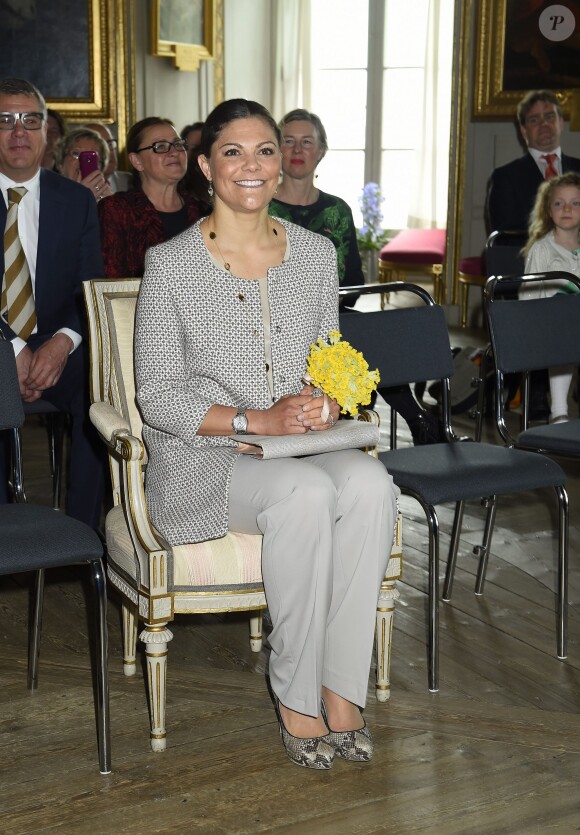 La princesse Victoria de Suède lors de sa visite au château de Gripsholm le 13 mai 2015 pour inaugurer une exposition commémorant le tricentenaire de la mort de la reine Hedvig Eleonora.