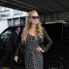 Paris Hilton arrive à l'aéroport de Gatwick à Londres, le 15 mai 2015 pour se rendre à Cannes pour être DJ lors d'une soirée. 