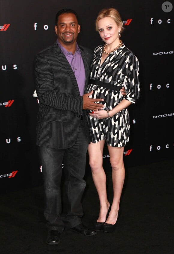 Alfonso Ribeiro et sa femme Angela, enceinte de leur deuxième enfant, à l'avant-première du film Focus à Hollywood, le 24 février 2015.