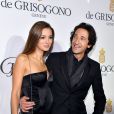 Adrien Brody et sa compagne Lara Lieto lors de la soirée de Grisogono à l'hôtel du Cap-Eden-Roc au Cap d'Antibes lors du 68e Festival International du film de Cannes le 19 mai 2015