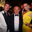 Fawaz Gruosi entre Robin Thicke et sa compagne April Love Geary lors de la soirée de Grisogono à l'hôtel du Cap-Eden-Roc au Cap d'Antibes lors du 68e Festival International du film de Cannes le 19 mai 2015