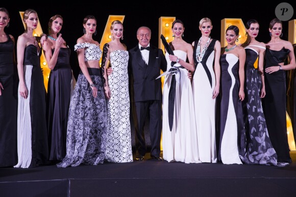 Fawaz Gruosi entouré de modèles - Soirée de Grisogono à l'hôtel Eden Roc au Cap d'Antibes le 19 mai 2015.