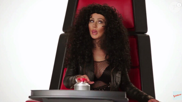 Pour l'émission télé The Voice US, Christina Aguilera parodie les popstars américaine. Elle imite Cher